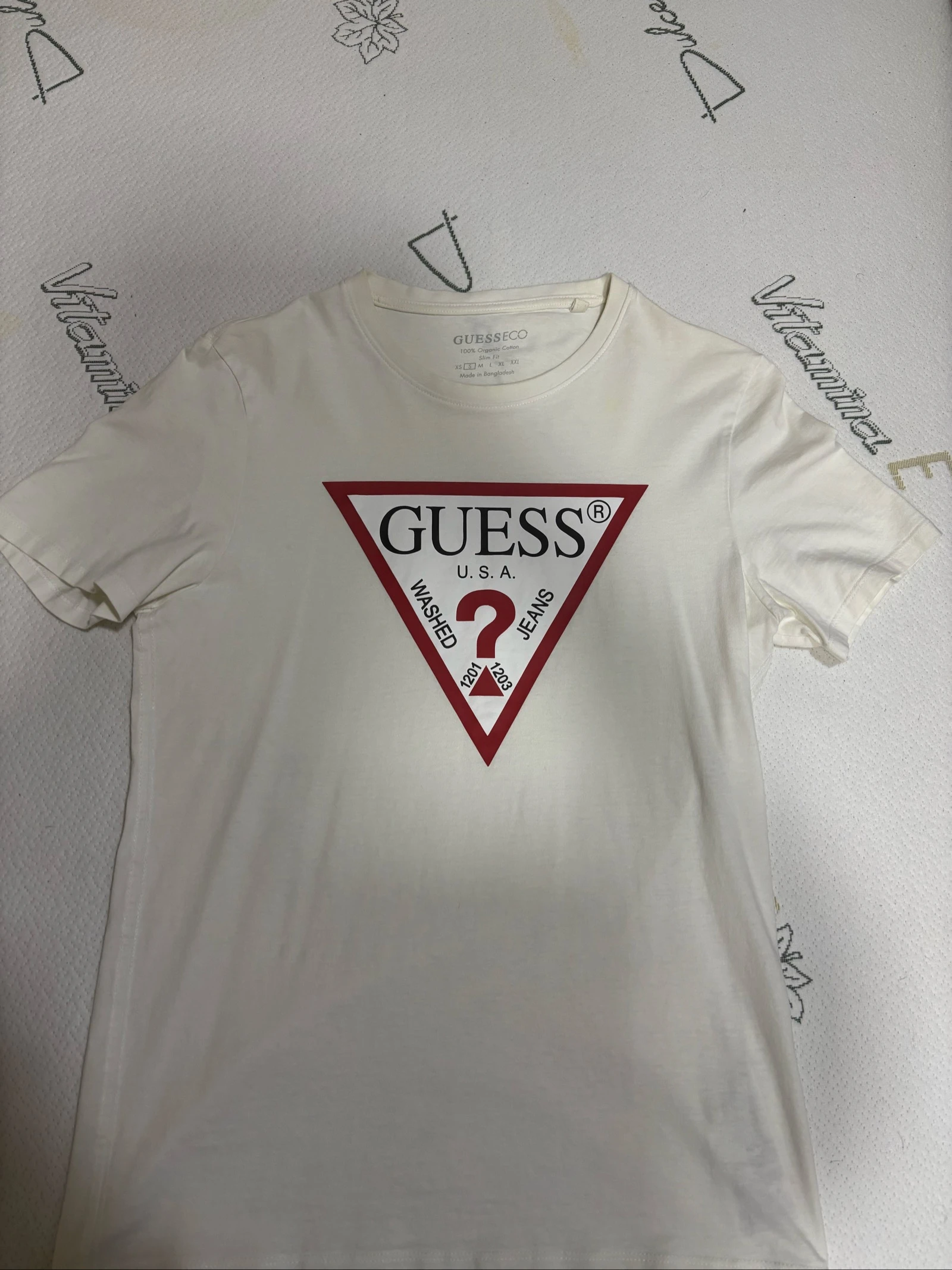Camiseta Guess blanca 